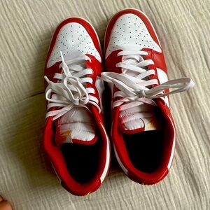 Red Nike dunks